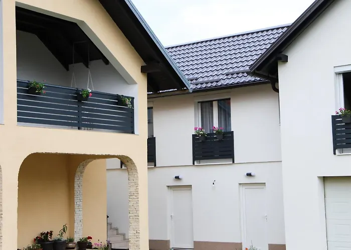Flora Studio Apartments
